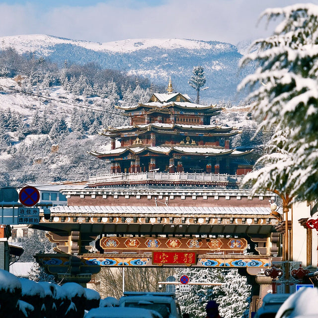 Kunming Dali Lijiang Luguhu Xishuangbanna 10 Days 9 Nights Small Group Tour