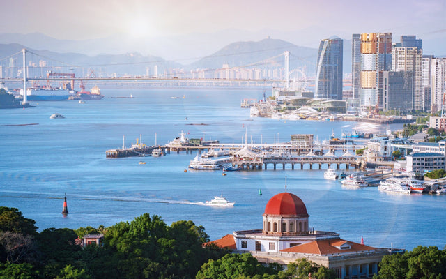 China in February: An Epic Journey Through Six Extraordinary Cities – From Tropical Beaches to Frozen Wonders
