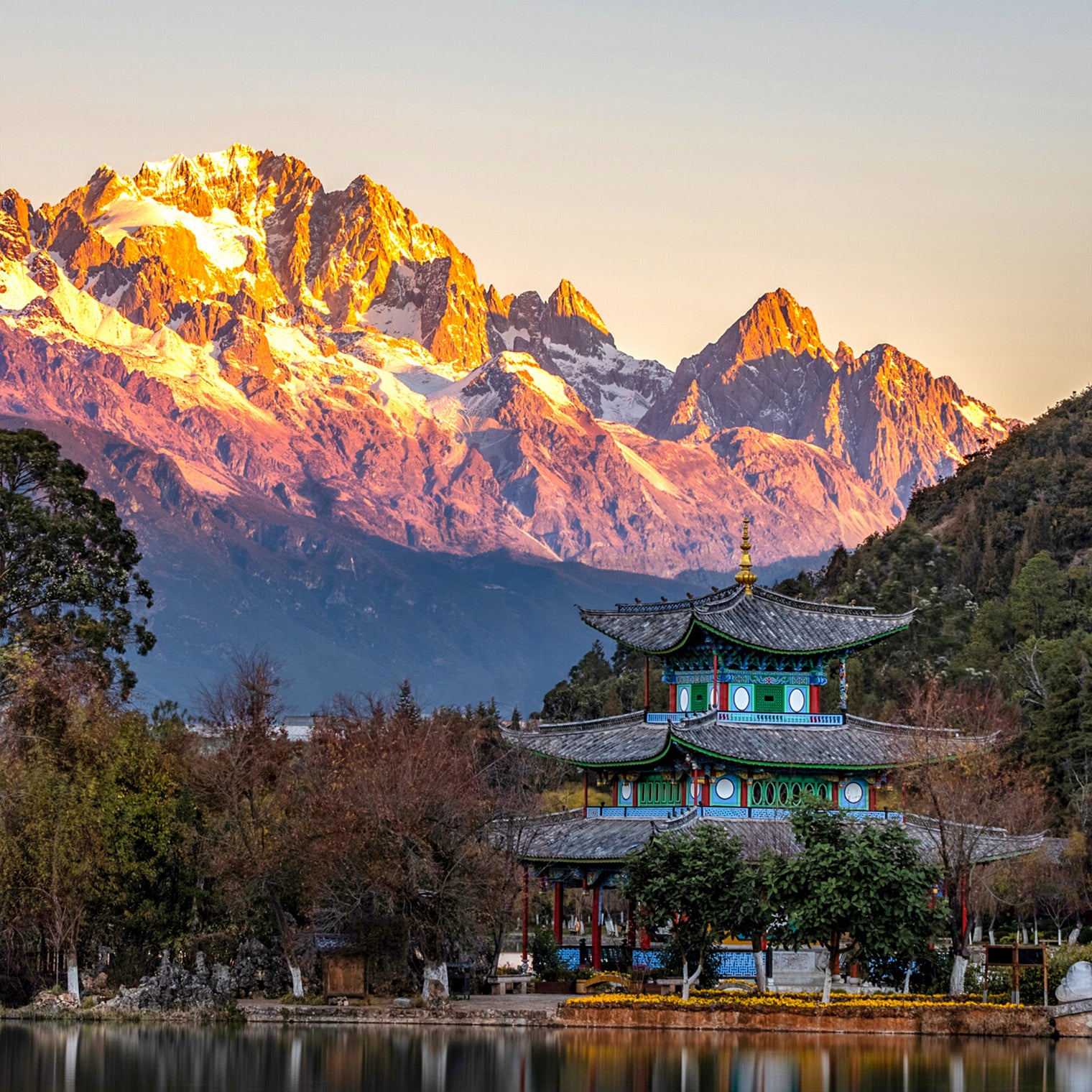 Kunming Dali Lijiang Luguhu 8 Days 7 Nights Small Group Tour