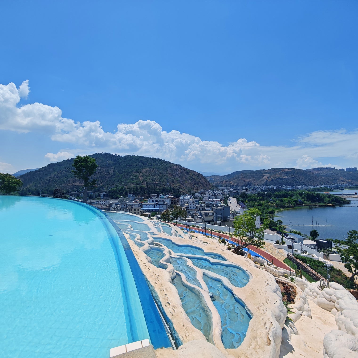 Kunming Dali Lijiang Xishuangbanna 8 Days 7 Nights Small Group Tour